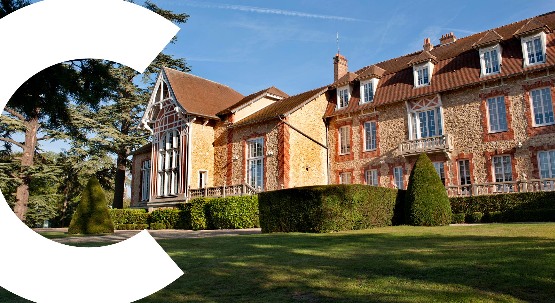 Video presentation centre national du football